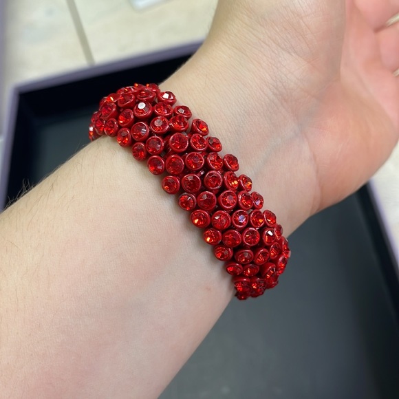 Stretch GORGEOUS RED hot crystal bracelet, red metal used - Picture 5 of 11